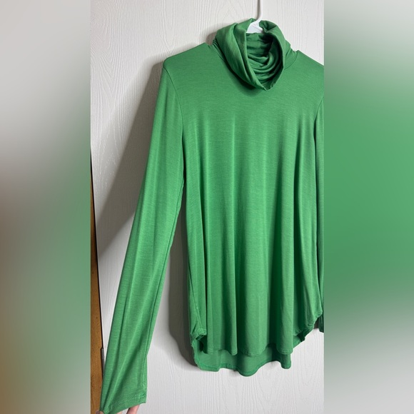 •Top• - Picture 2 of 2